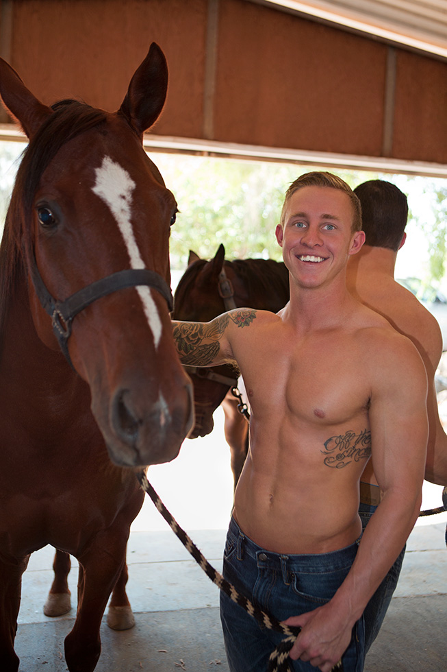 Muscle Jocks Joey Mac In Bareback Flip Fuck